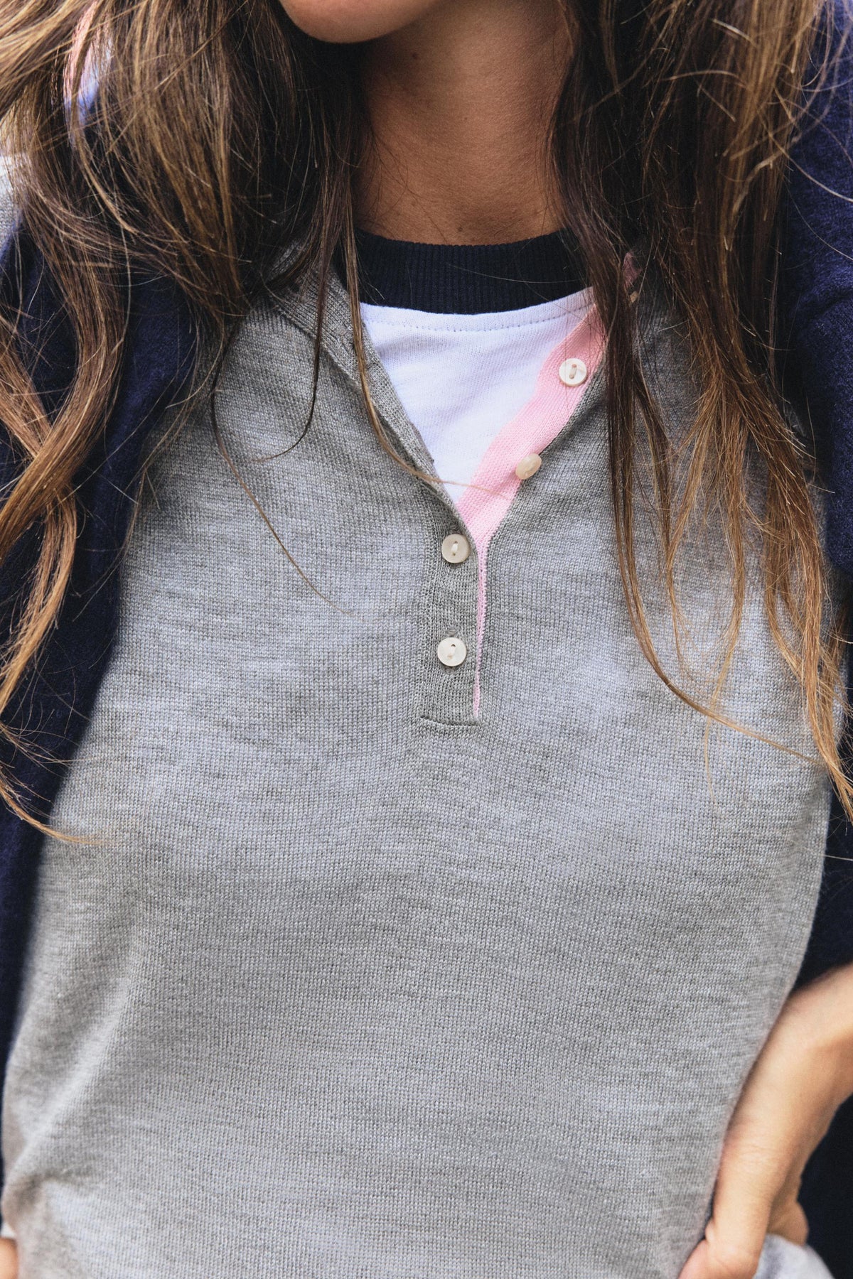 #a4a4a2, Gris chiné