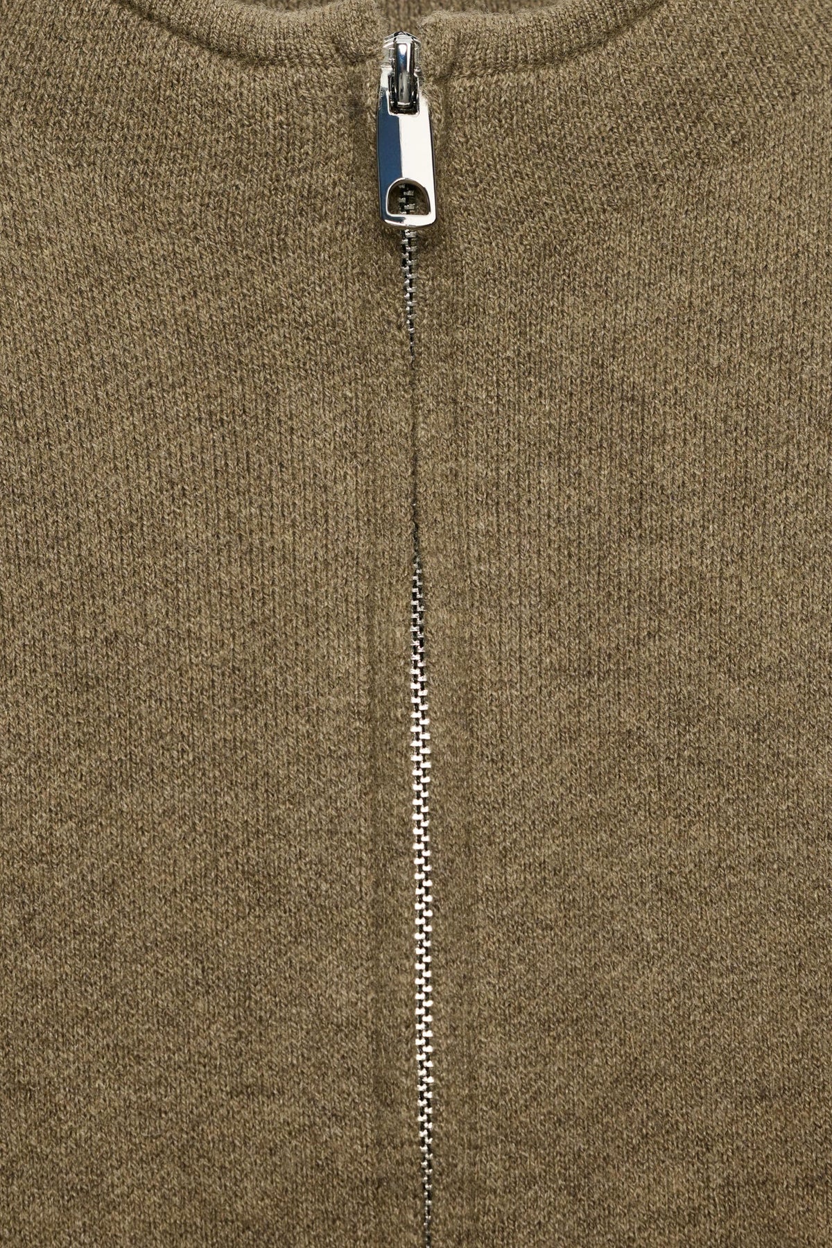 #9B8161, Verdâtre